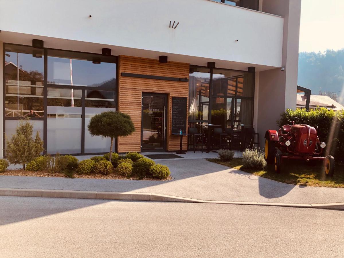 ホテル Na Vasi Restavracija In Prenocisca Škofja Loka エクステリア 写真