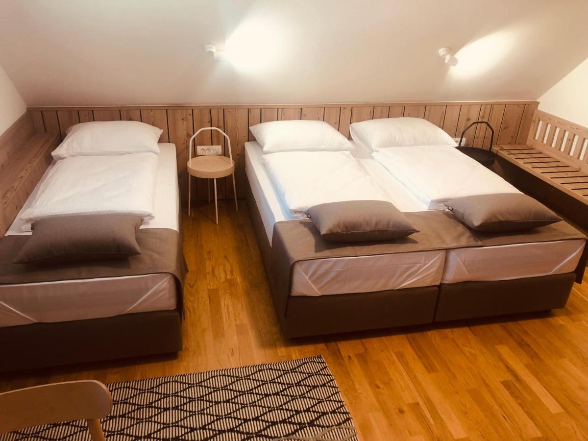ホテル Na Vasi Restavracija In Prenocisca Škofja Loka エクステリア 写真