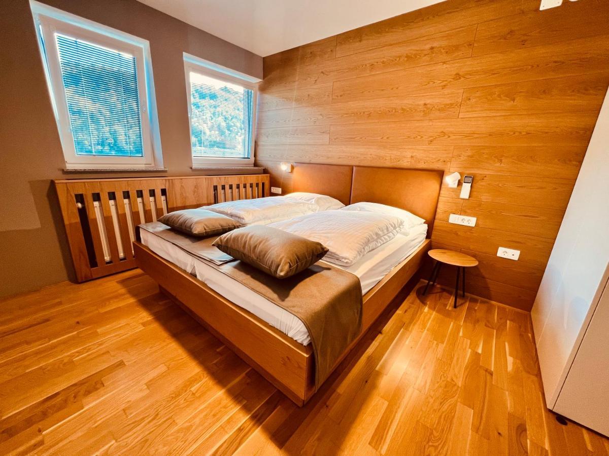 ホテル Na Vasi Restavracija In Prenocisca Škofja Loka エクステリア 写真